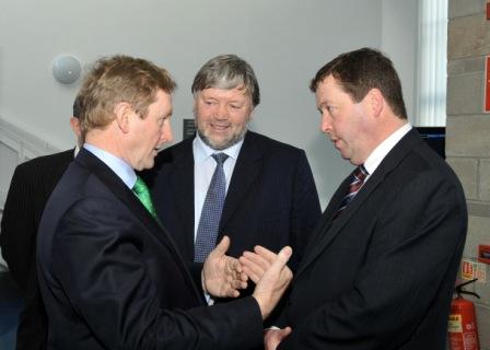 Fine Gael's Enda Kenny and Noel Coonan discuss educational issues with Paidraig Culbert at Tipperary Institute, Thurles.